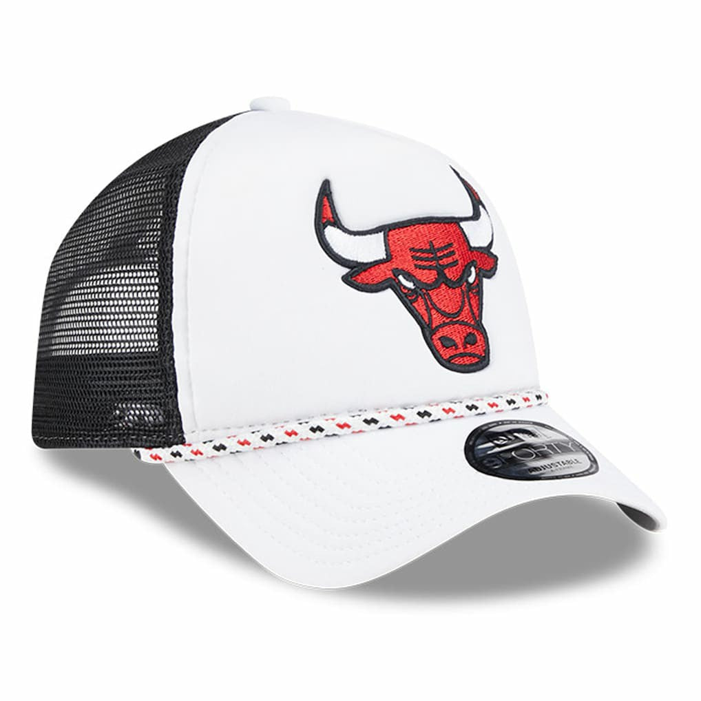 New Era - Chicago Bulls Court Sport Foam A-Frame 9FORTY Adjustable Trucker Hat - White/Black