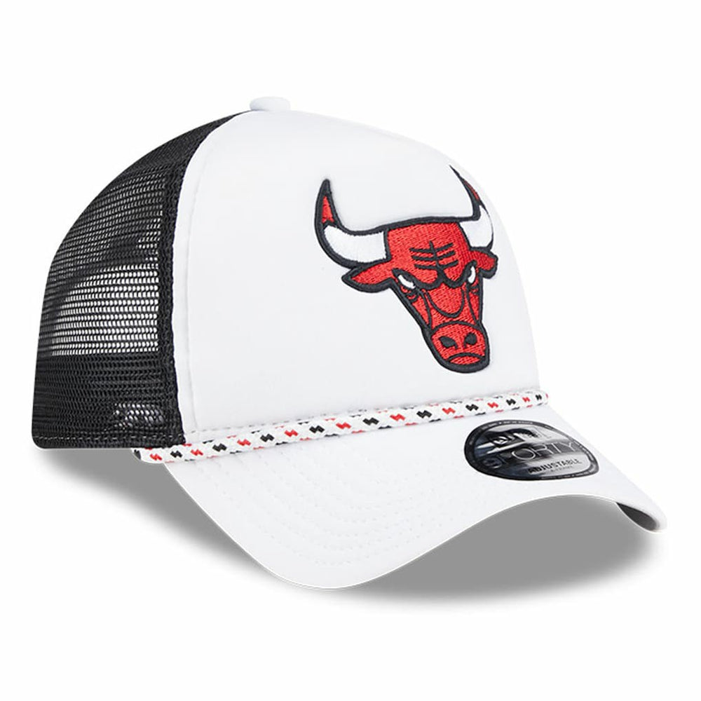 New Era - Chicago Bulls Court Sport Foam A-Frame 9FORTY Adjustable Trucker Hat - White/Black