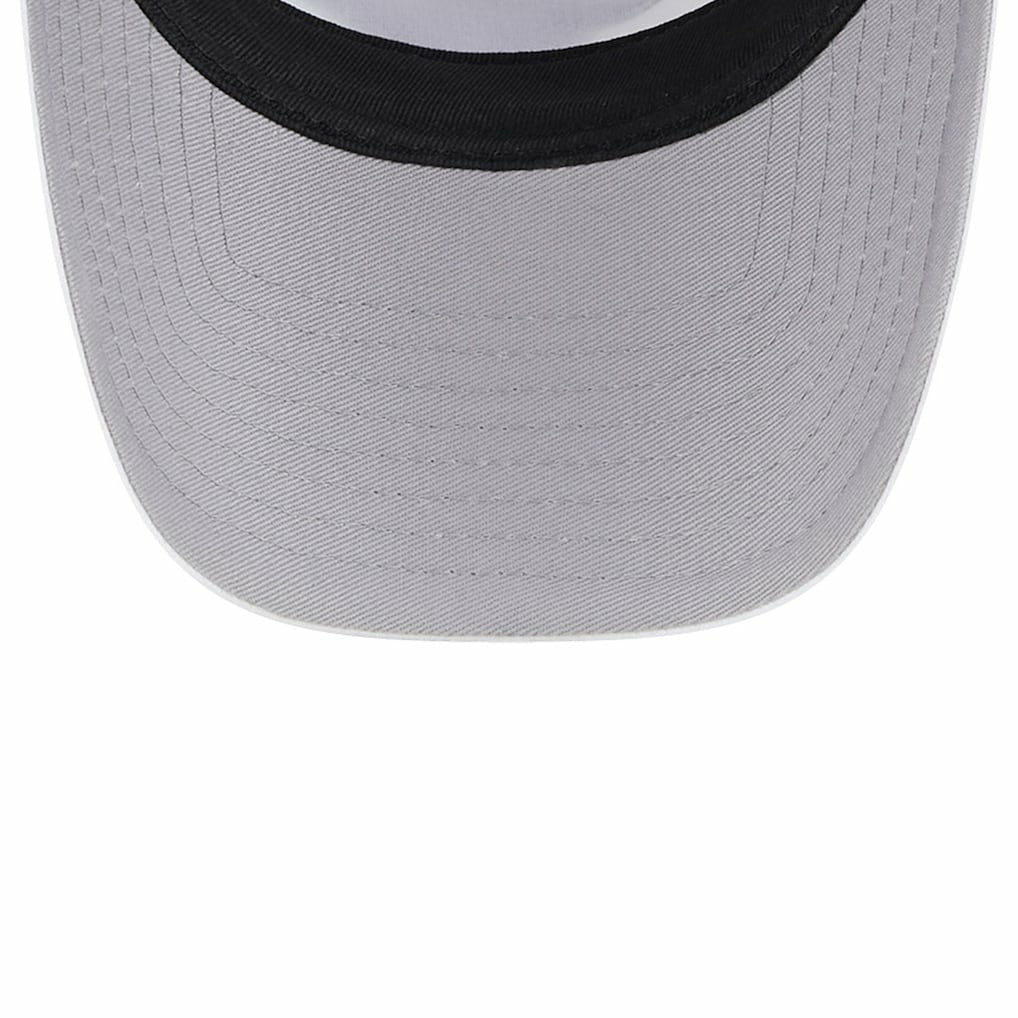 New Era - Chicago Bulls Court Sport Foam A-Frame 9FORTY Adjustable Trucker Hat - White/Black