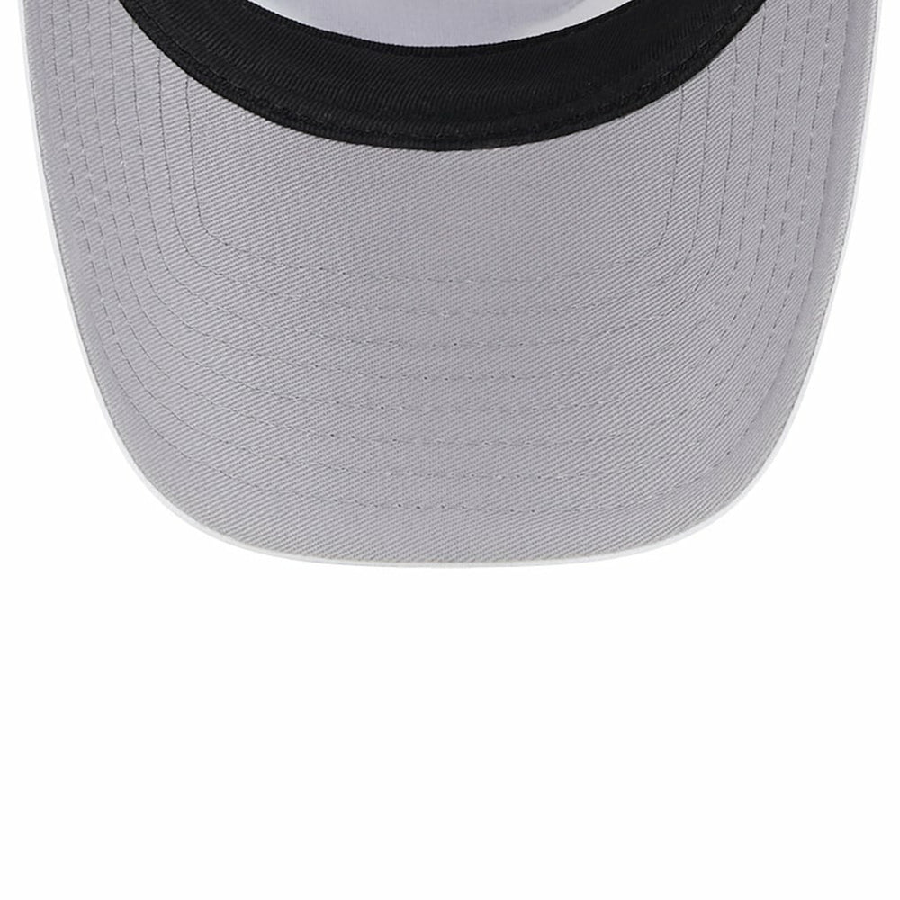 New Era - Chicago Bulls Court Sport Foam A-Frame 9FORTY Adjustable Trucker Hat - White/Black