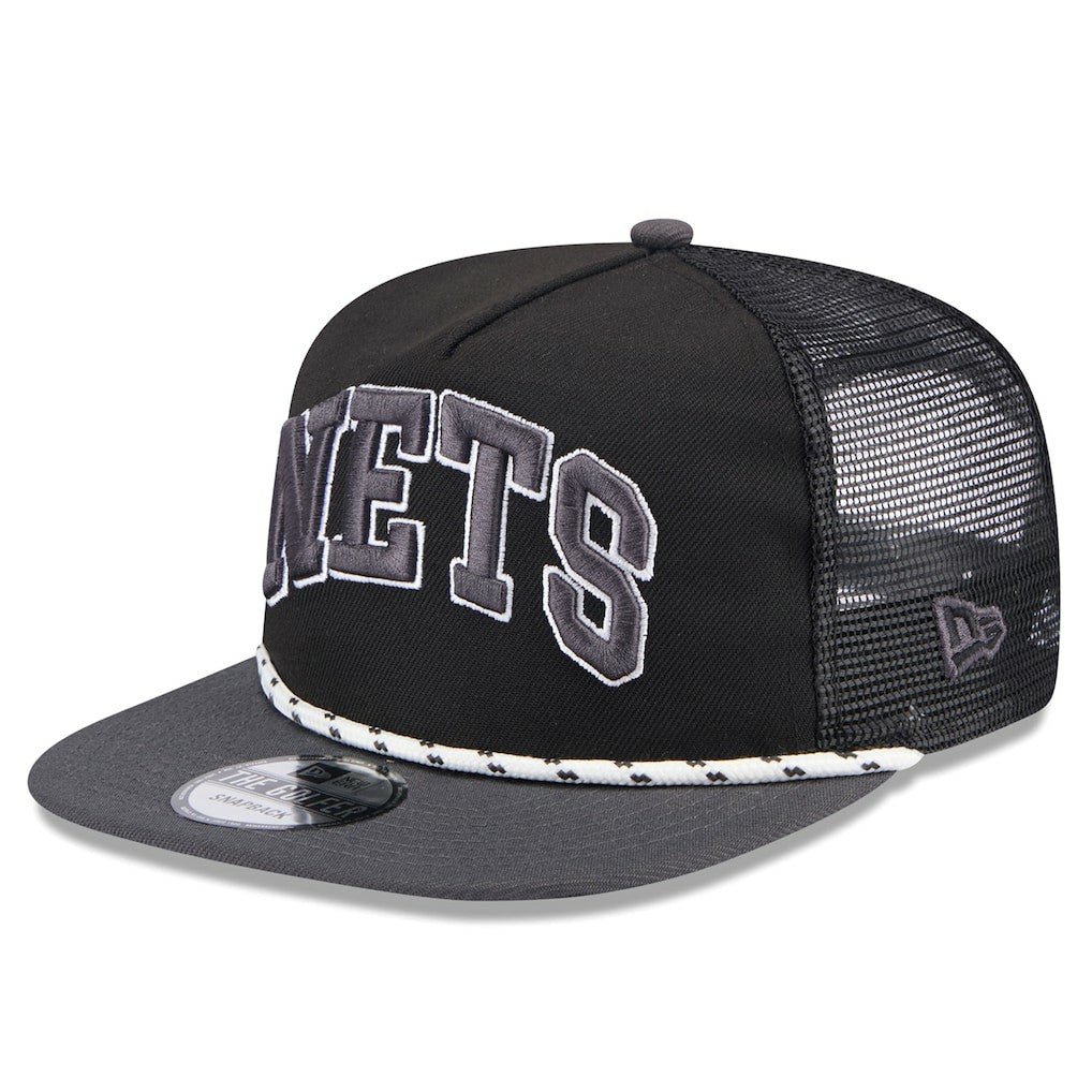 New Era - Brooklyn Nets Throwback Team Arch Golfer Snapback Hat - Black/Charcoal
