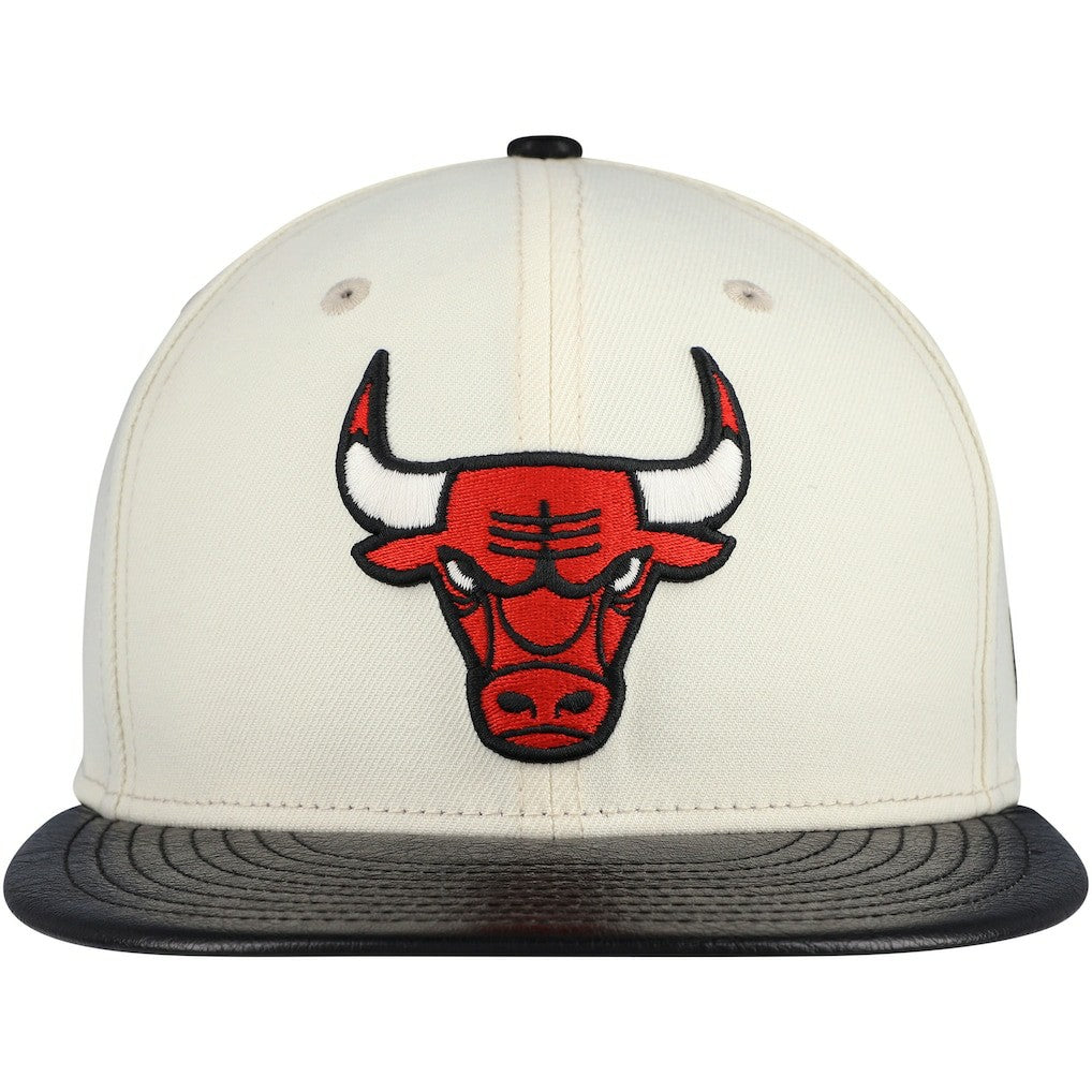 New Era - Chicago Bulls Faux Leather Visor Two-Tone 59FIFTY Fitted Hat - Cream/Black