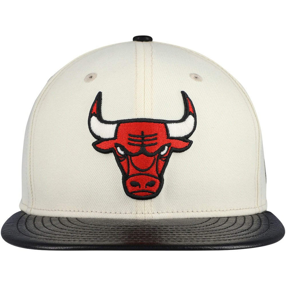 New Era - Chicago Bulls Faux Leather Visor Two-Tone 59FIFTY Fitted Hat - Cream/Black