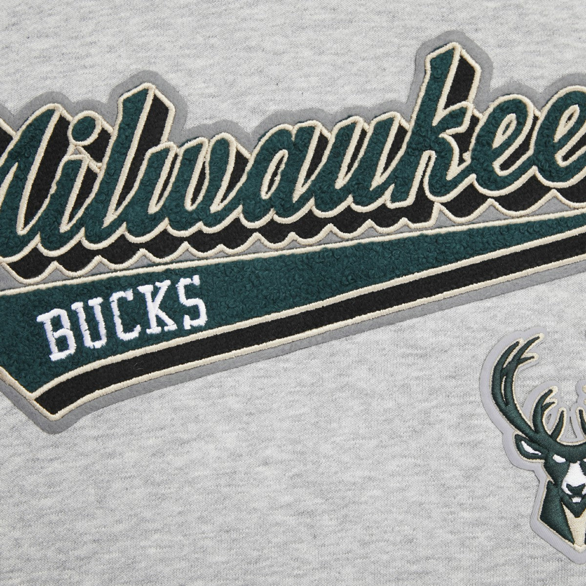 NBA - Milwaukee Bucks Pro Standard Women's Script Tail Cropped Pullover Hoodie - Heather Gray