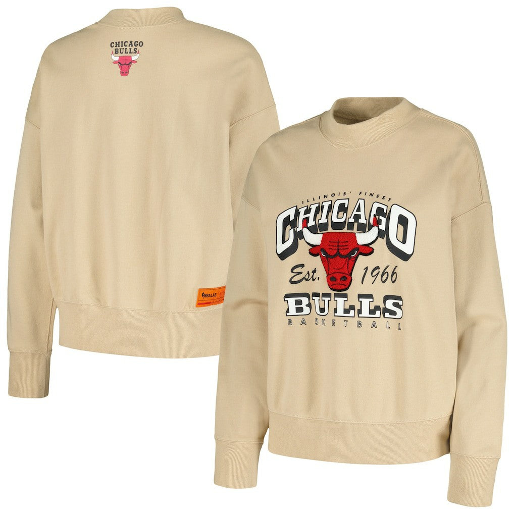 NBA - Chicago Bulls Qore Women's Oversized Cozy Mock Neck Pullover Sweatshirt - Cream