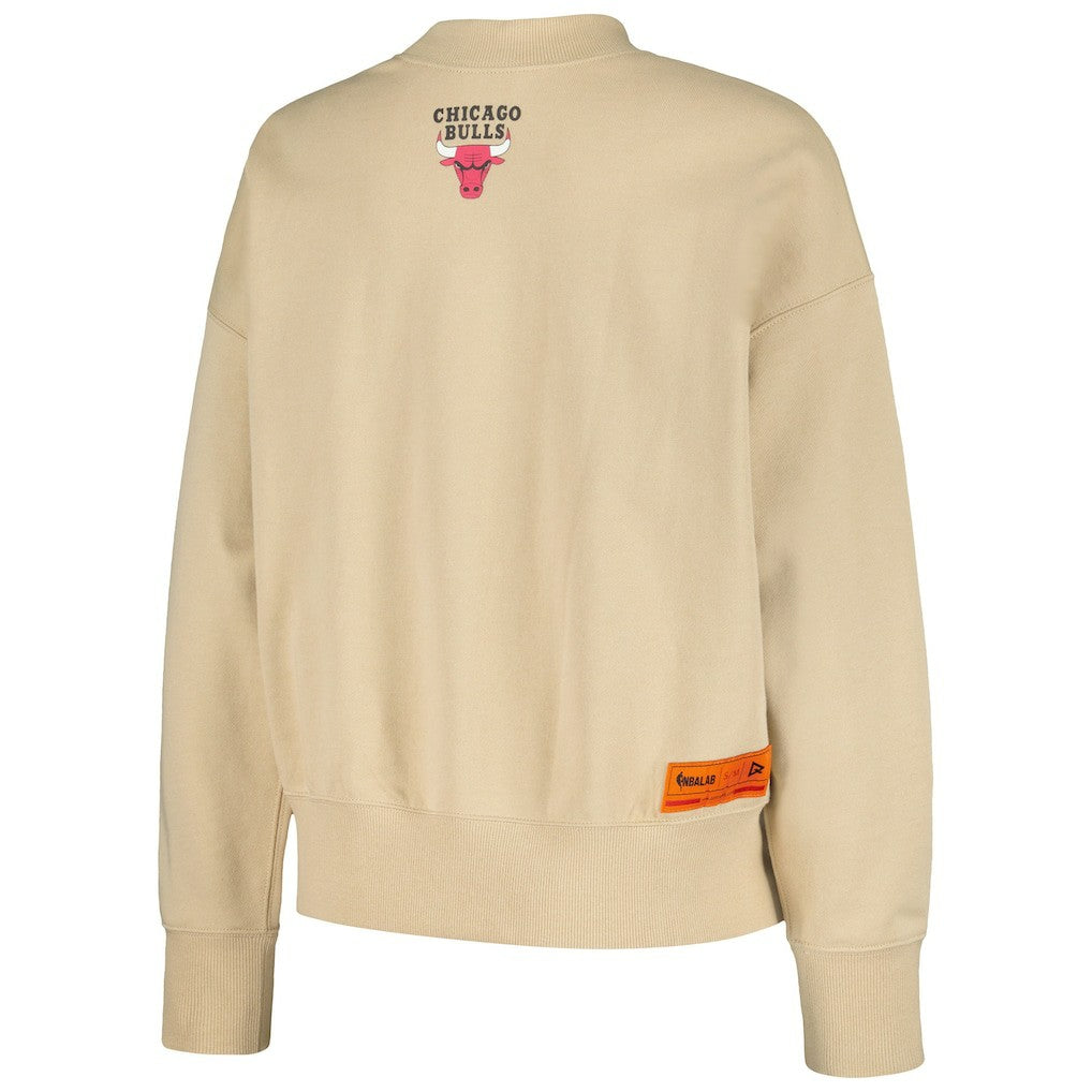 NBA - Chicago Bulls Qore Women's Oversized Cozy Mock Neck Pullover Sweatshirt - Cream