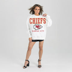 Kansas City Chiefs Gameday Couture Women's Sunday Drives Oversized Crewneck Pullover Sweatshirt – White - NFL