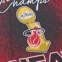 Mitchell & Ness - Miami Heat Hardwood Classics 2006 NBA Champions Champ City T-Shirt - Red