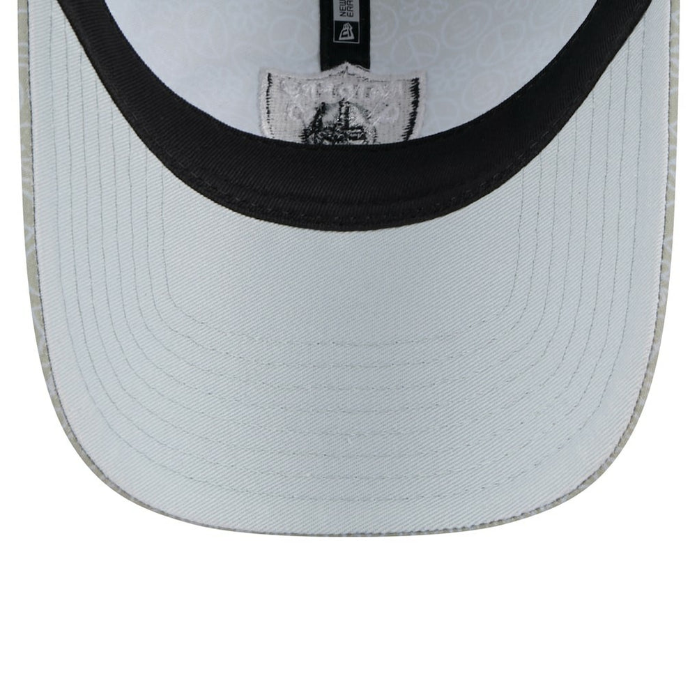 Las Vegas Raiders New Era Women's Smiley 9TWENTY Adjustable Hat Silver - NFL