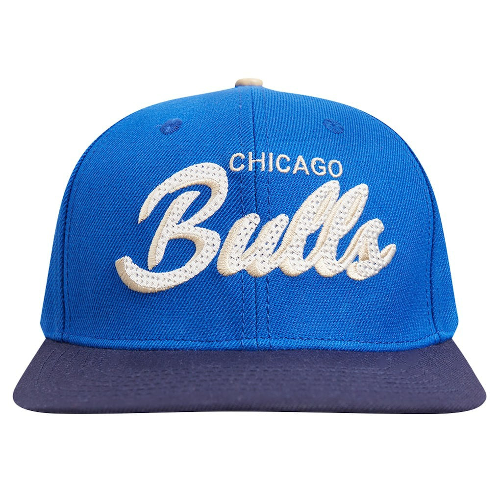 NBA - Chicago Bulls Pro Standard Legacy Snapback Hat - Blue/Navy