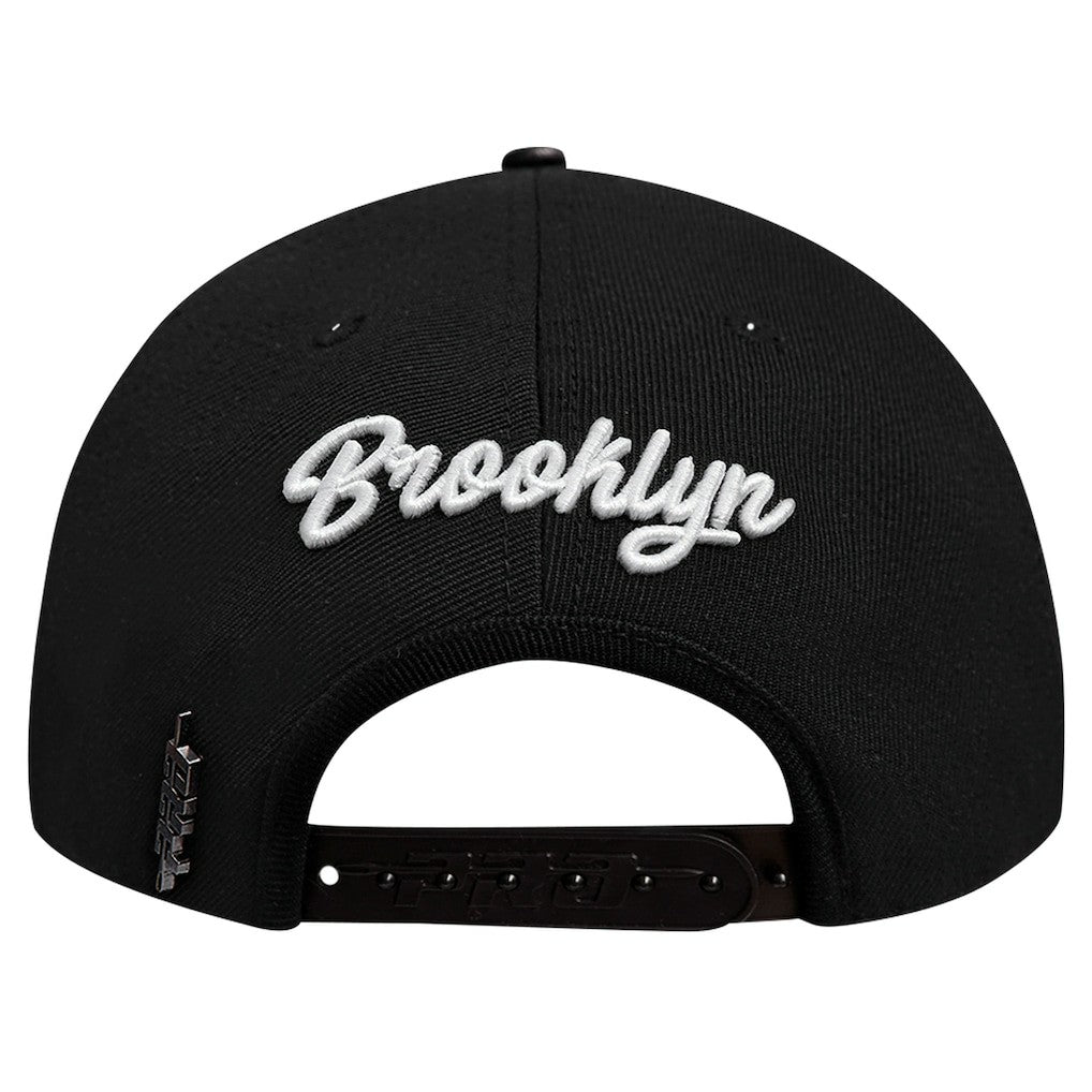 NBA - Brooklyn Nets Pro Standard Paint the City Pinch Front Snapback Hat - Black