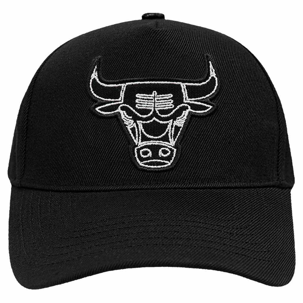 NBA - Chicago Bulls Pro Standard Paint the City Pinch Front Snapback Hat - Black