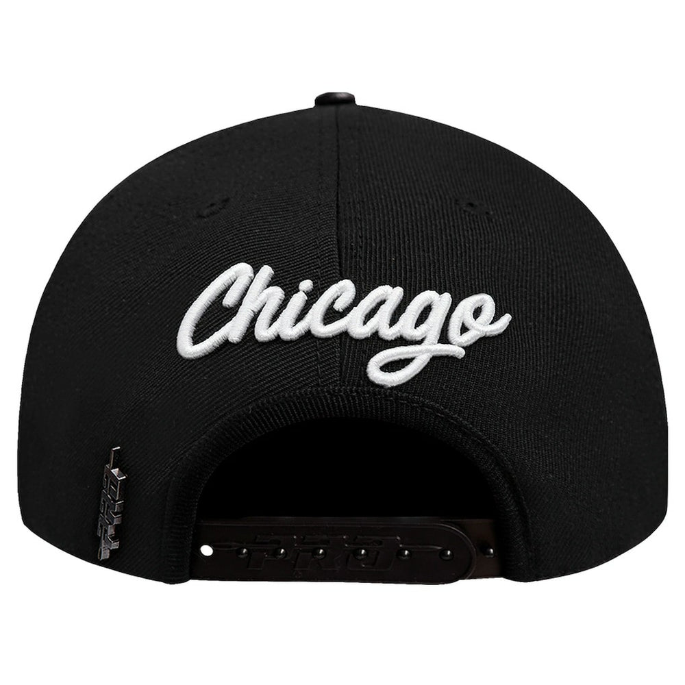 NBA - Chicago Bulls Pro Standard Paint the City Pinch Front Snapback Hat - Black