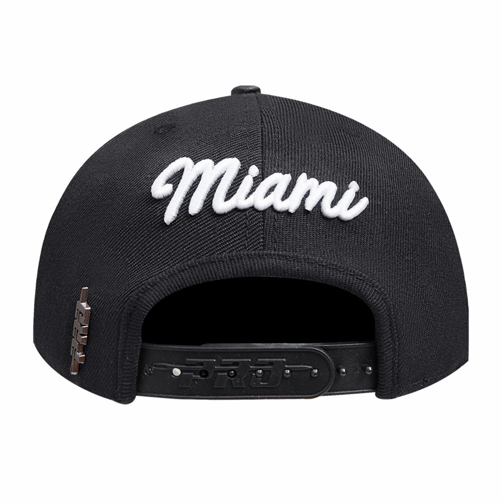 NBA - Miami Heat Pro Standard Paint the City Pinch Front Snapback Hat - Black