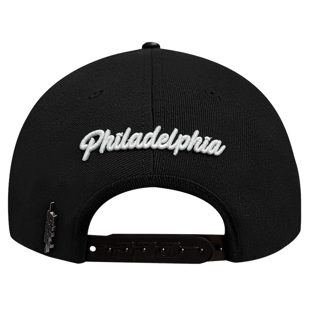 NBA - Philadelphia 76ers Pro Standard Paint the City Pinch Front Snapback Hat - Black