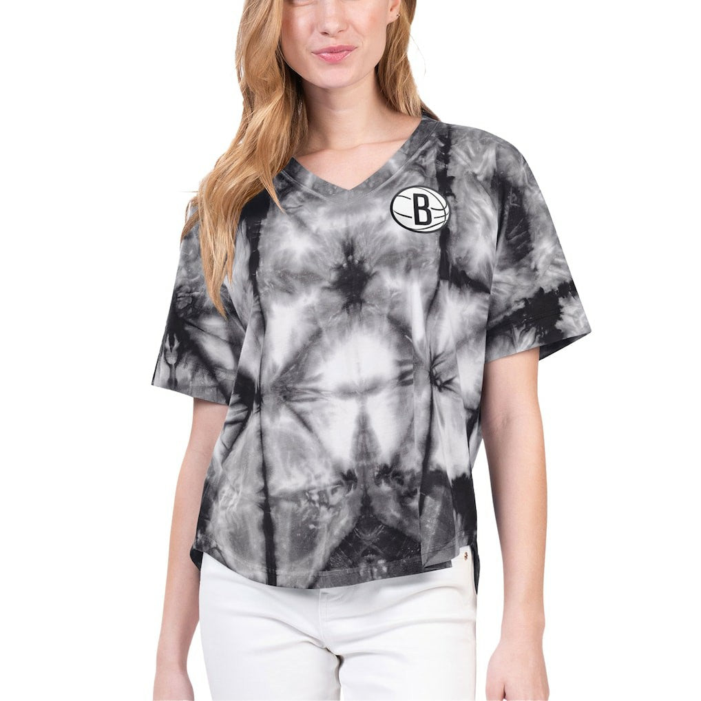 NBA - Brooklyn Nets G-III 4Her by Carl Banks Women's Tournament Raglan Oversized Tie-Dye V-Neck T-Shirt - Black