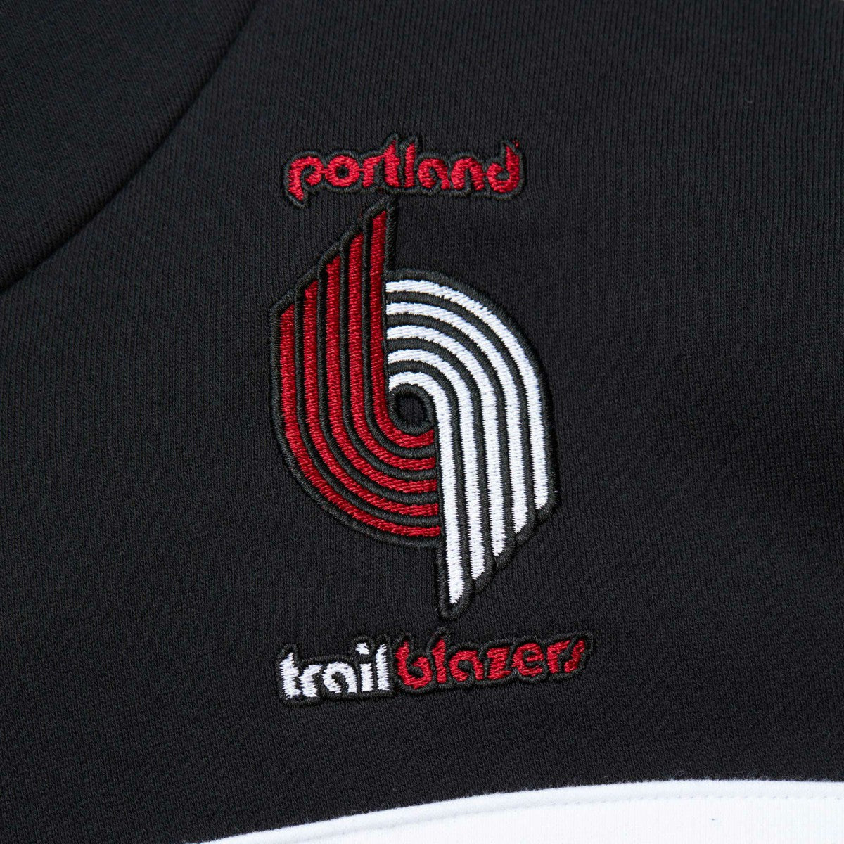 Mitchell & Ness - Portland Trail Blazers Head Coach Pullover Hoodie - Red/Black