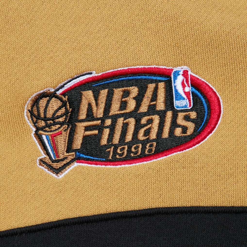 Mitchell & Ness - Chicago Bulls Head Coach Pullover Hoodie - Red/Gold
