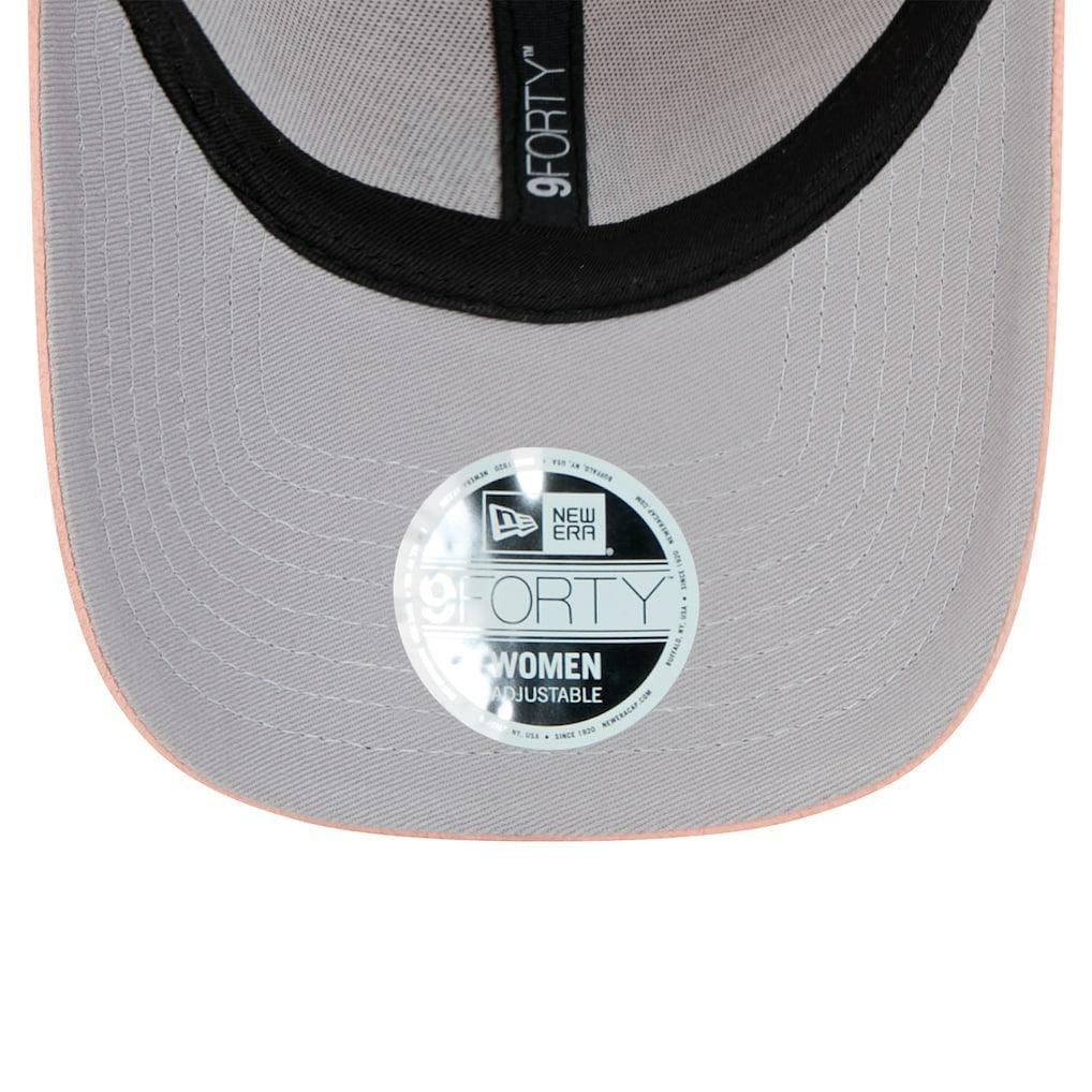 Pittsburgh Steelers New Era Women's Cozy Sherpa 9FORTY Adjustable Hat Light Pink - NFL