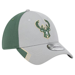 New Era - Milwaukee Bucks Active Trim 39THIRTY Flex Hat - Gray/Hunter Green