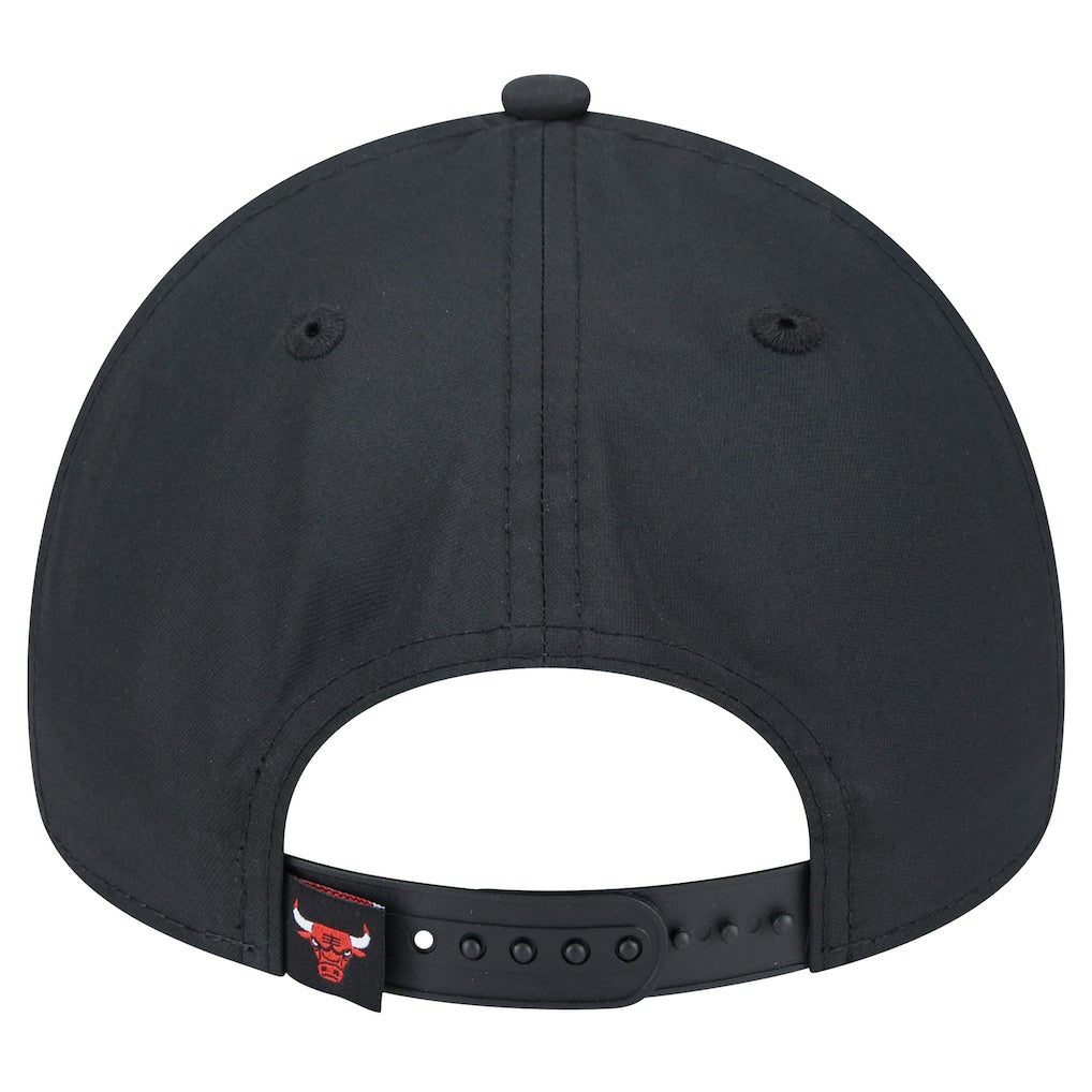 New Era -  Chicago Bulls Black Throwback Gradient A-Frame 9FORTY Adjustable Hat