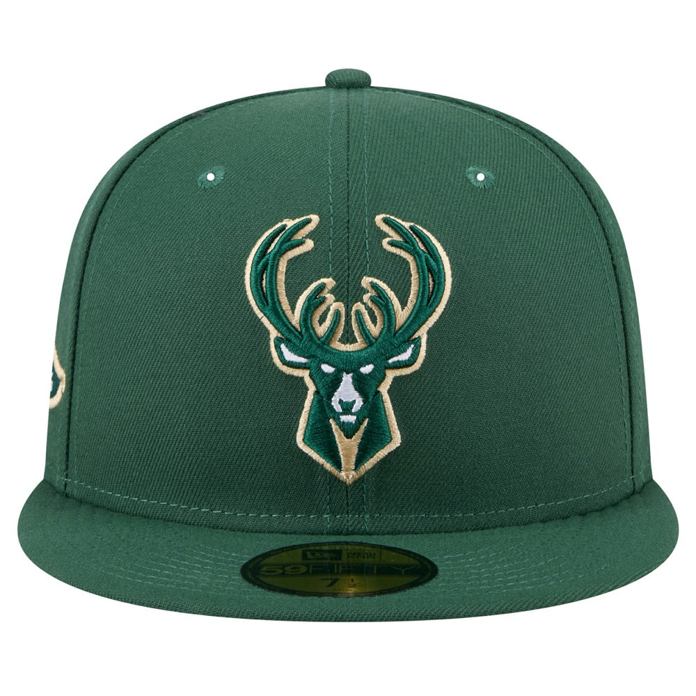 New Era - Milwaukee Bucks Throwback Pennant 59FIFTY Fitted Hat - Hunter Green