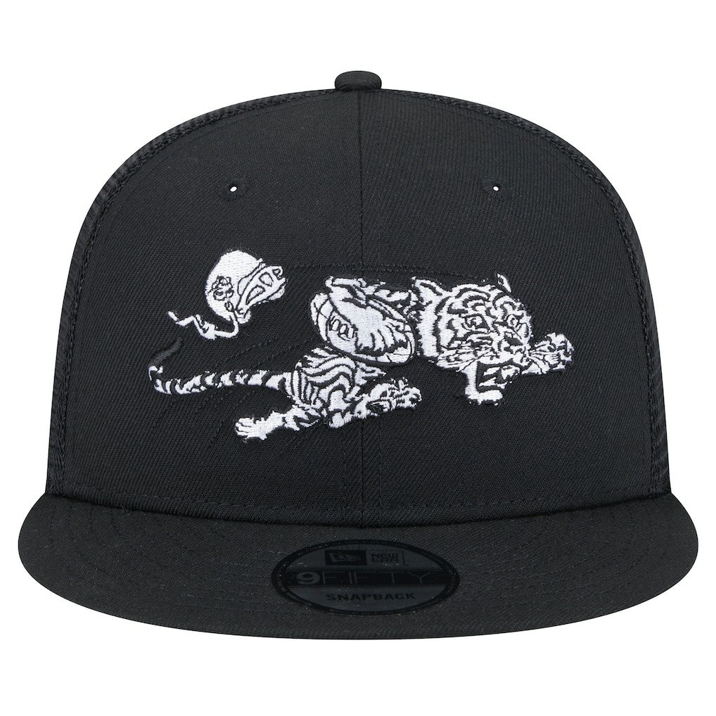 New Era Cincinnati Bengals Black Main Trucker 9FIFTY Snapback Hat - NFL