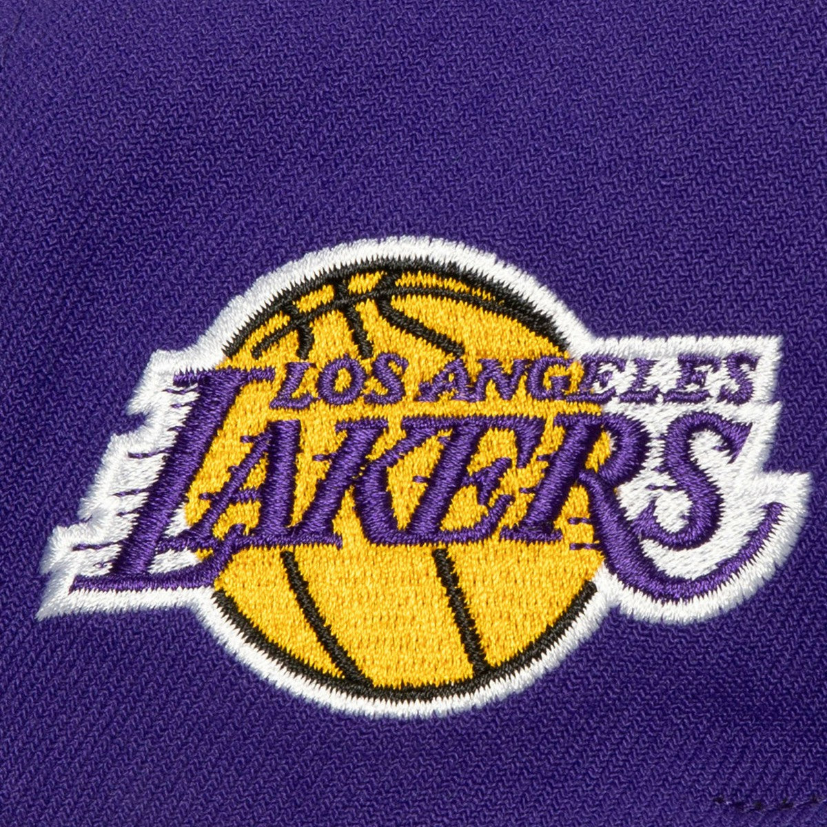 Mitchell & Ness - Los Angeles Lakers Retro Sport Color Block Script Snapback Hat - White/Purple