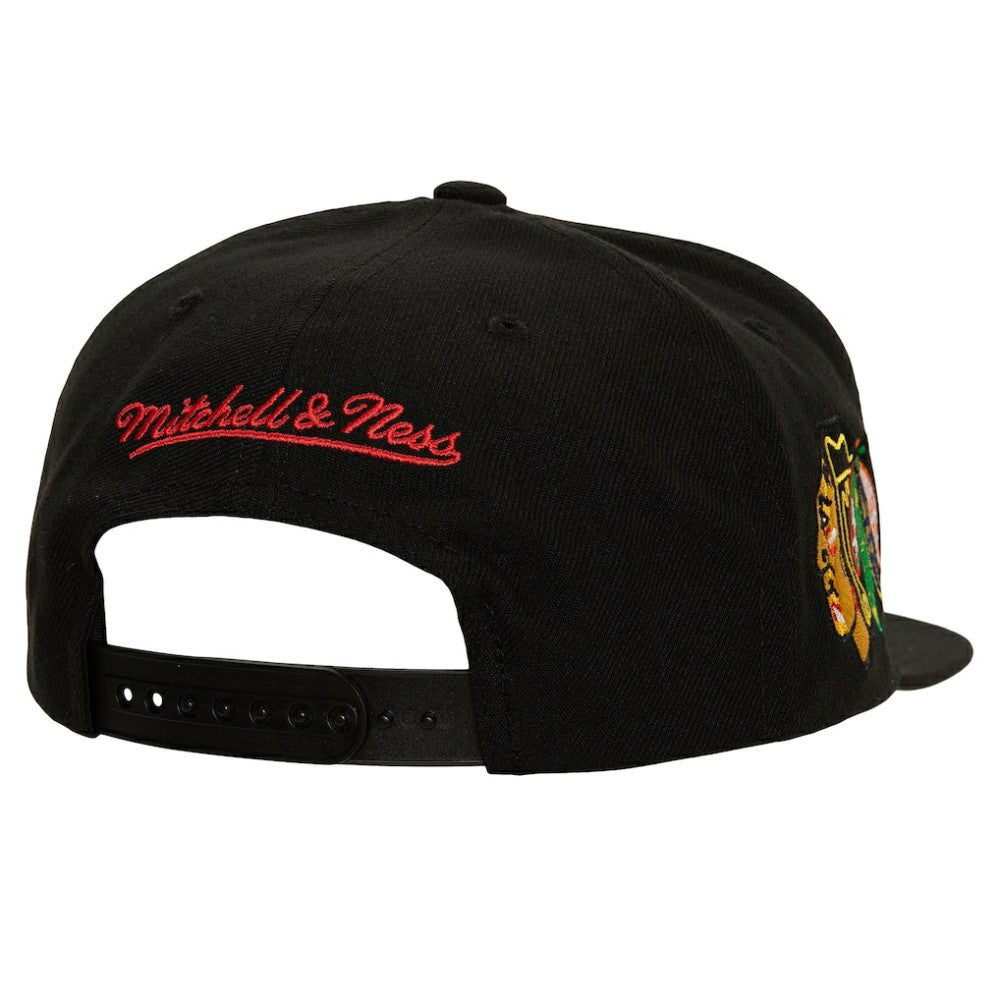 Chicago Blackhawks Mitchell & Ness Retro Script Colorblock Snapback Hat Black