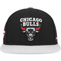 Mitchell & Ness - Chicago Bulls Core Snapback Hat - Black/Gray