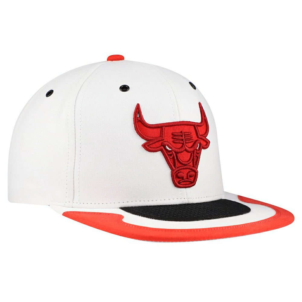 Mitchell & Ness - Chicago Bulls Day 4 Snapback Hat - White