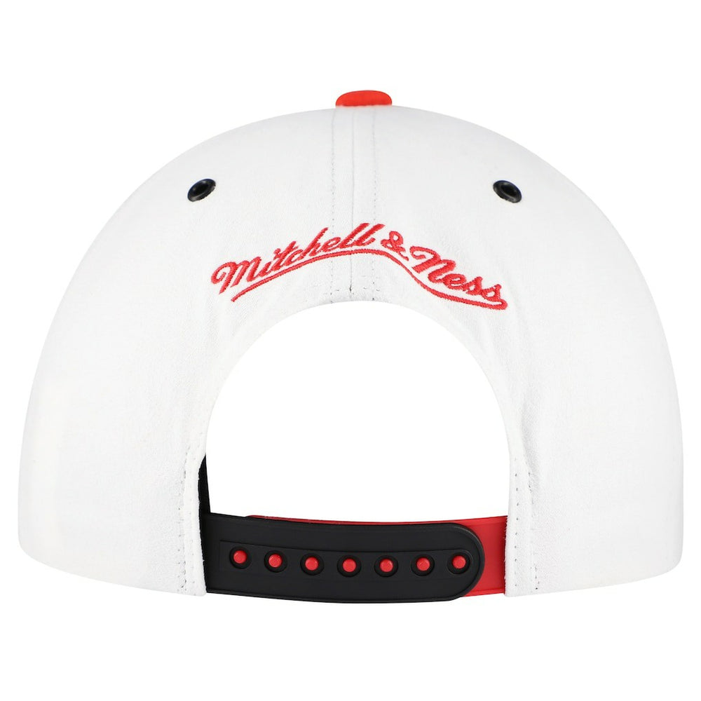 Mitchell & Ness - Chicago Bulls Day 4 Snapback Hat - White