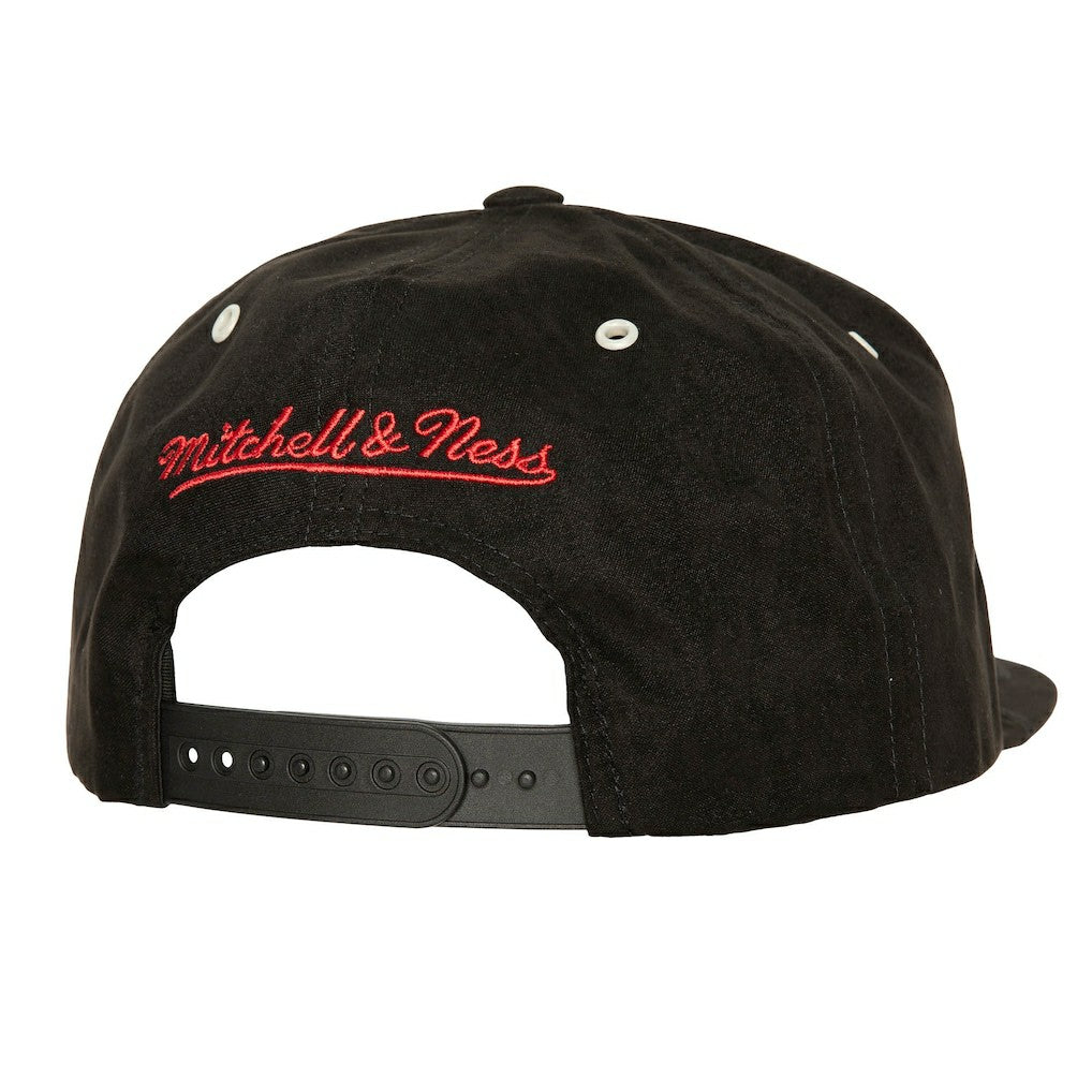 Mitchell & Ness - Chicago Bulls Day 4 Snapback Hat - Black