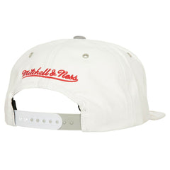 Mitchell & Ness - Chicago Bulls Day 4 Snapback Hat - White