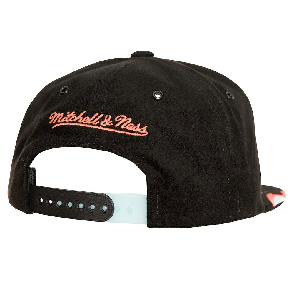 Mitchell & Ness - Chicago Bulls Day 6 Snapback Hat - Black