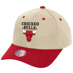 Mitchell & Ness - Chicago Bulls Game On Two-Tone Pro Crown Adjustable Hat - Cream
