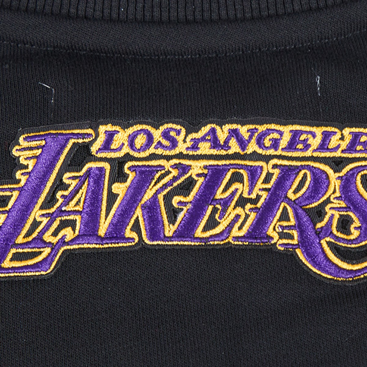 NBA - Los Angeles Lakers Pro Standard Women's Area Code Cropped Pullover Sweatshirt - Black