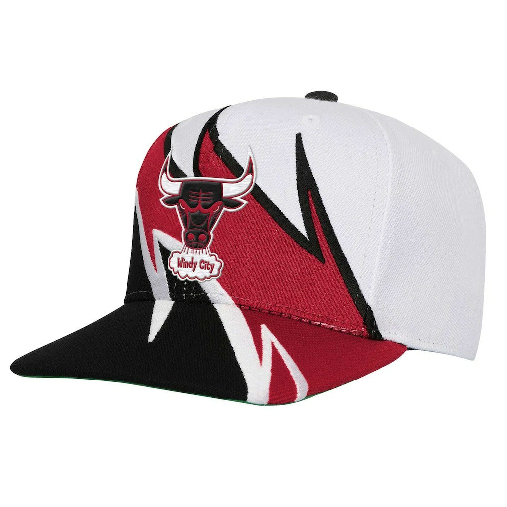 Mitchell & Ness - Chicago Bulls Youth Wave Runner Snapback Hat - White