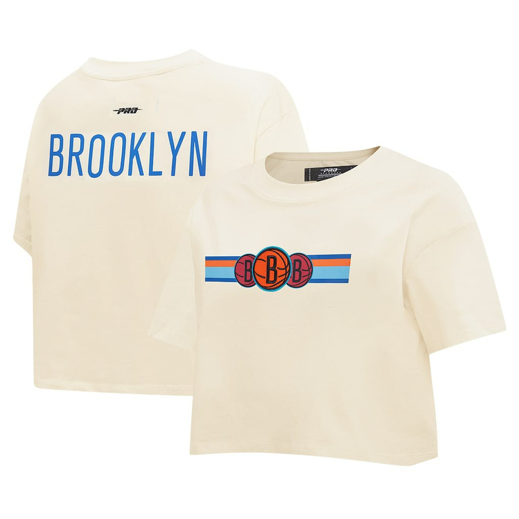 NBA - Brooklyn Nets Pro Standard Women's Retro Striper SJ Cropped Boxy T-Shirt - Cream
