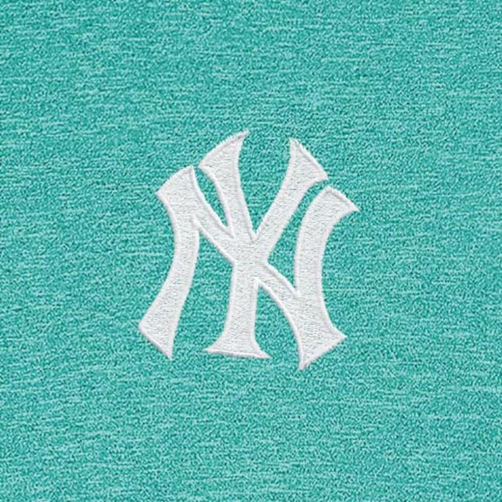 New York Yankees Antigua Hunk Quarter-Zip Top Lifestyle