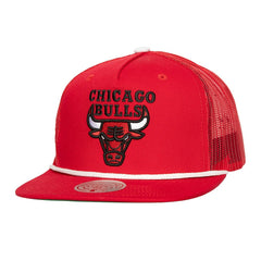 Mitchell & Ness - Chicago Bulls Roper Meshback Trucker Snapback Hat - Red