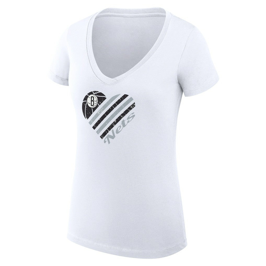 NBA - Brooklyn Nets G-III 4Her by Carl Banks Women's Super-Slim Fit Lightweight Heart V-Neck T-Shirt - White