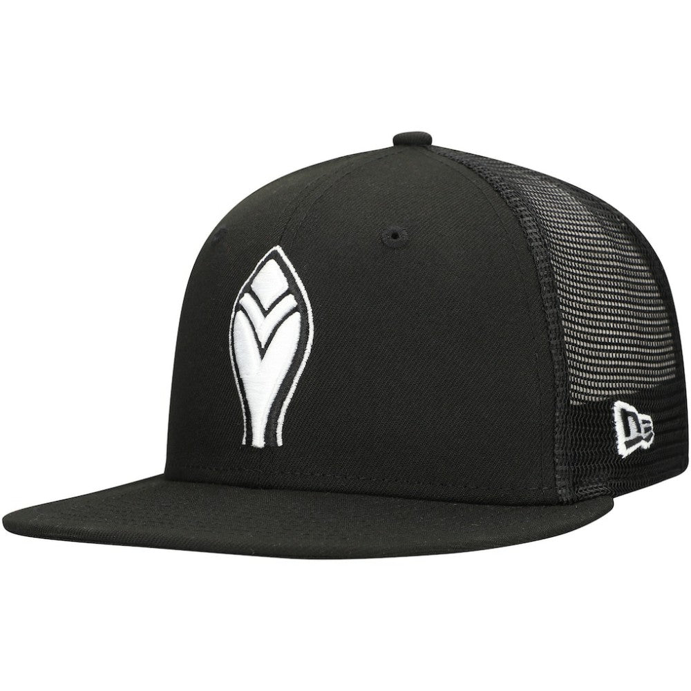 Atlanta Braves New Era 59FIFTY Trucker Fitted Hat Lifestyle