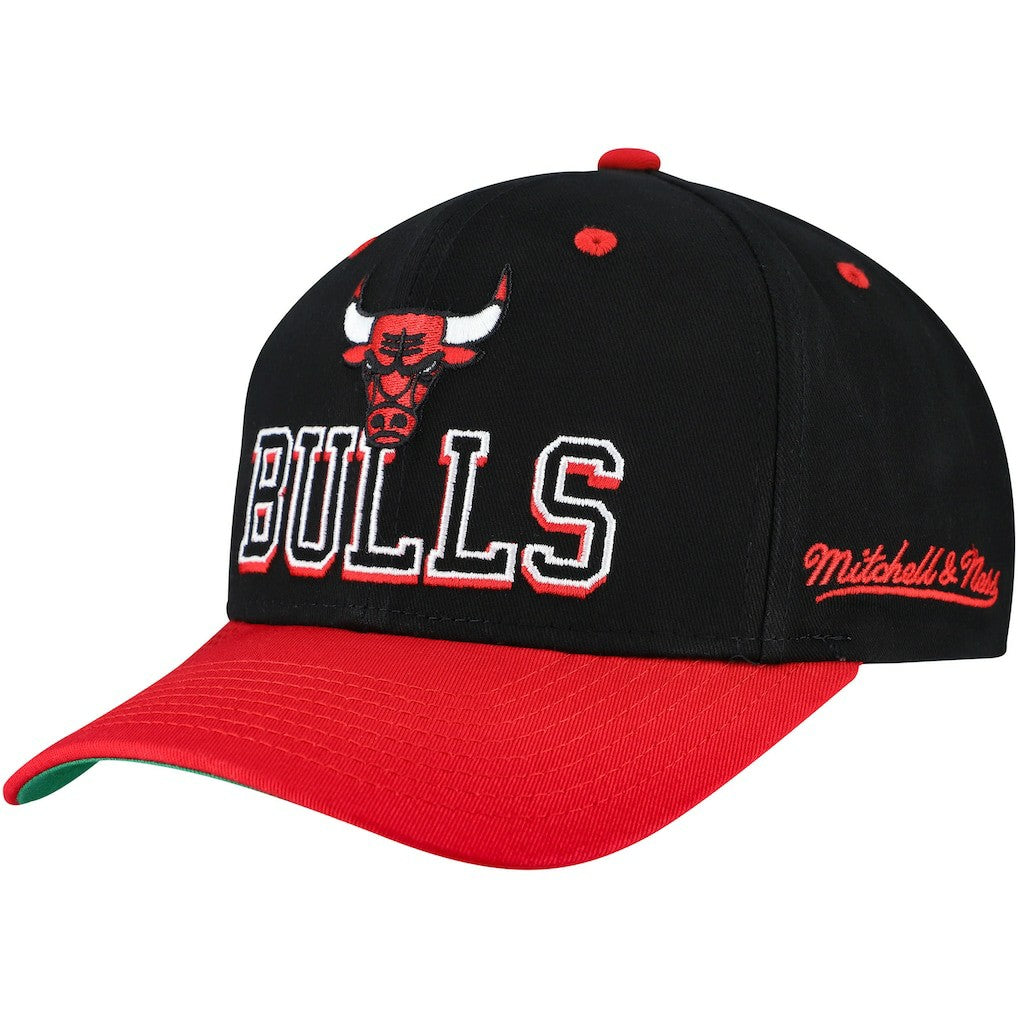Mitchell & Ness - Chicago Bulls Backside Script 2-Tone Pro Crown Adjustable Hat - Black/Red