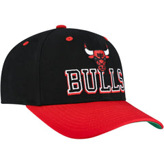 Mitchell & Ness - Chicago Bulls Backside Script 2-Tone Pro Crown Adjustable Hat - Black/Red