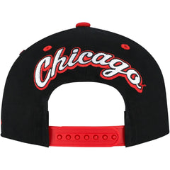 Mitchell & Ness - Chicago Bulls Backside Script 2-Tone Pro Crown Adjustable Hat - Black/Red