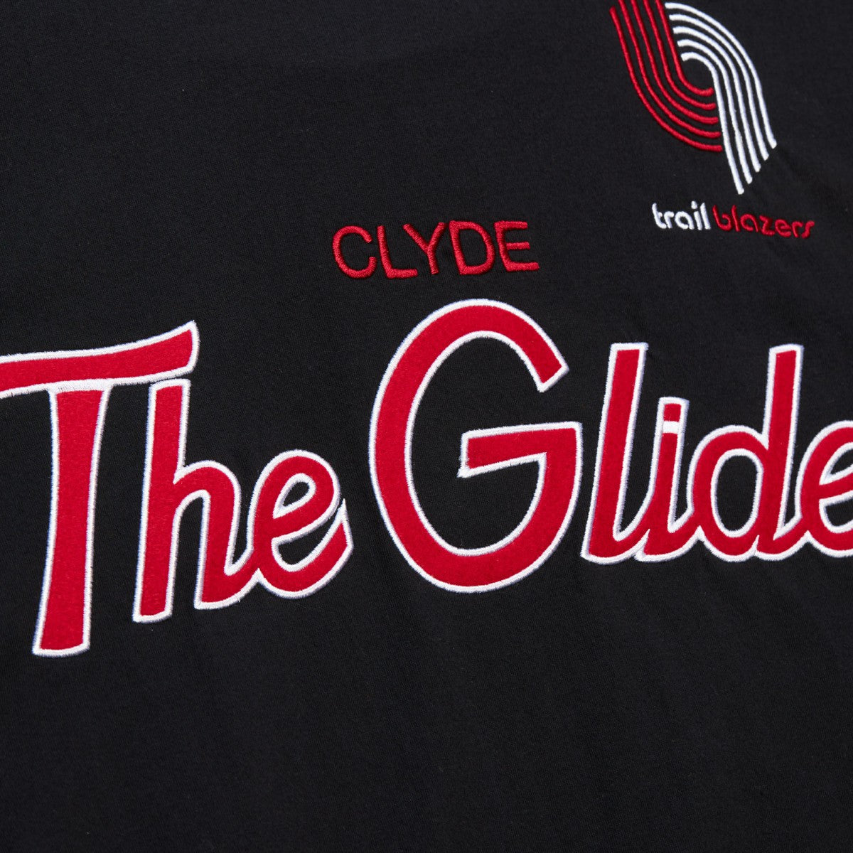 Mitchell & Ness - Clyde Drexler Portland Trail Blazers Premium Nickname T-Shirt - Black