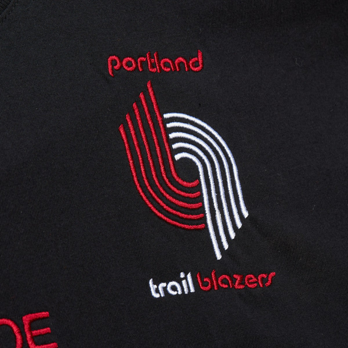 Mitchell & Ness - Clyde Drexler Portland Trail Blazers Premium Nickname T-Shirt - Black