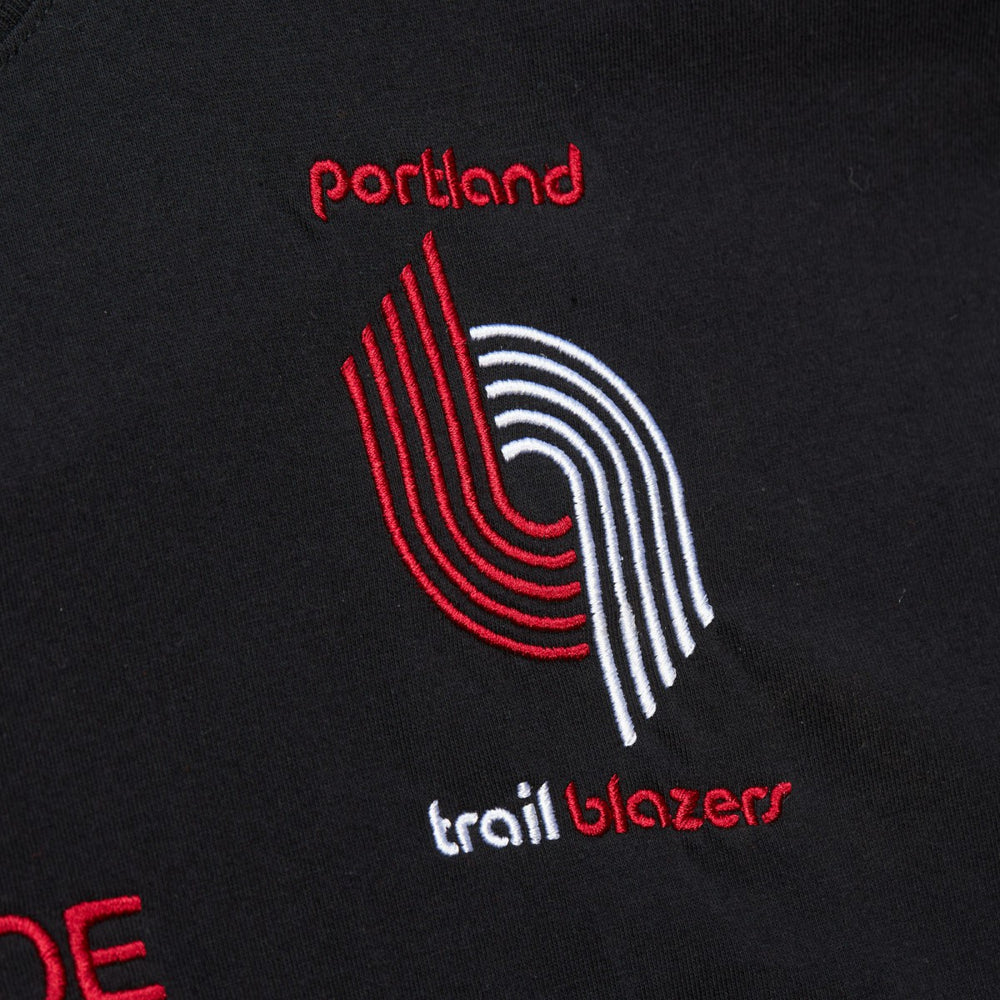 Mitchell & Ness - Clyde Drexler Portland Trail Blazers Premium Nickname T-Shirt - Black