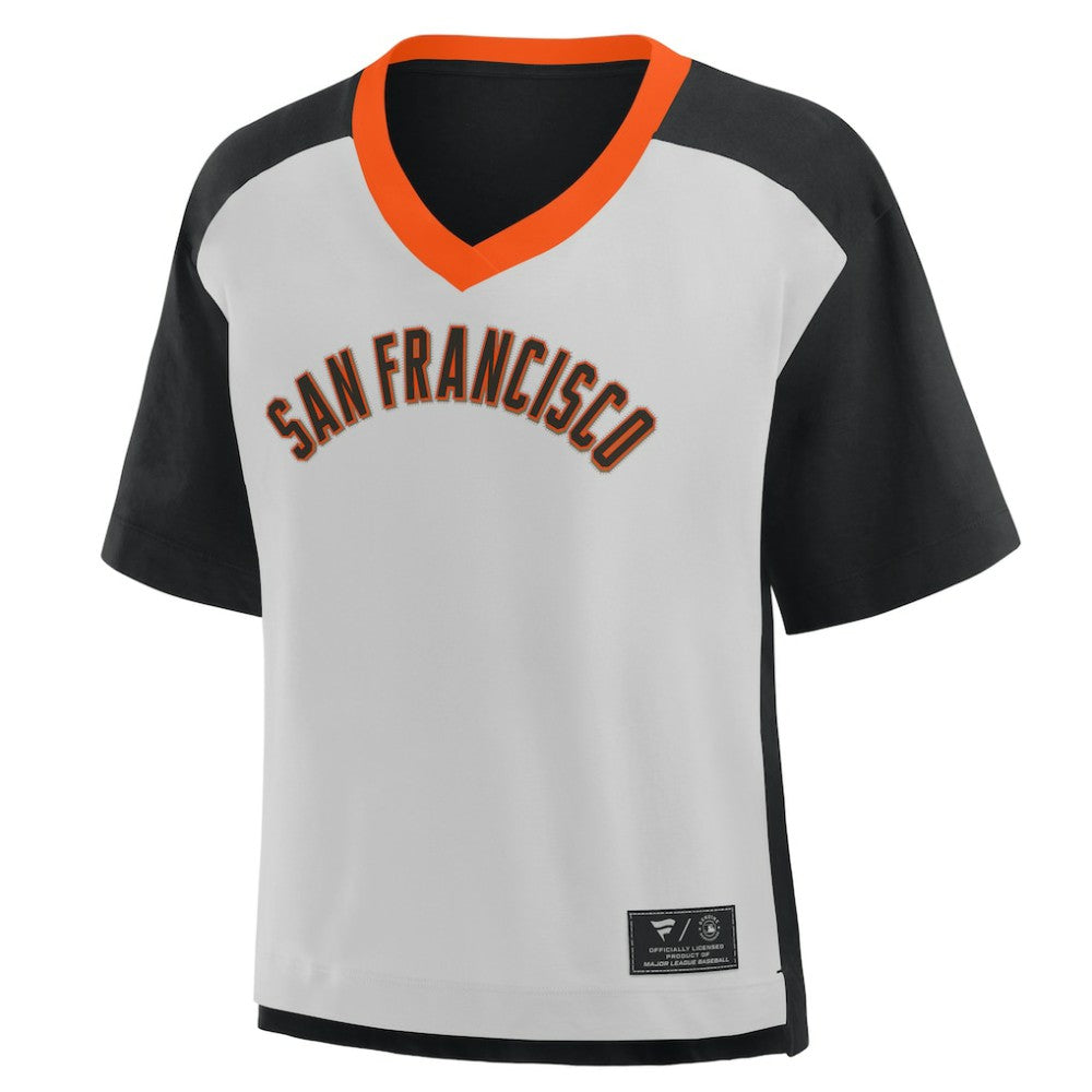 San Francisco Giants Fanatics Oversized Race To Win V-Neck T-Shirt Lifestyle
